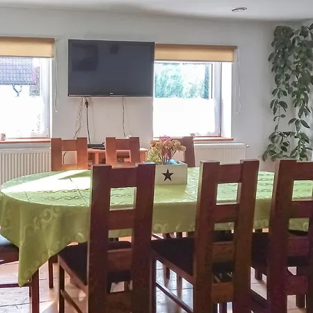 Σπίτι διακοπών 4 Bedroom Amazing In Parzensko Nowogrodek Pomorski