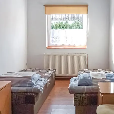 度假居 4 Bedroom Amazing In Parzensko Nowogrodek Pomorski