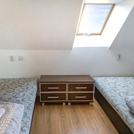 4 Bedroom Amazing In Parzensko 度假居 *